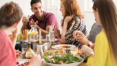 Wie stehen Veganer:innen zu Religion, Spiritualität und Politik?